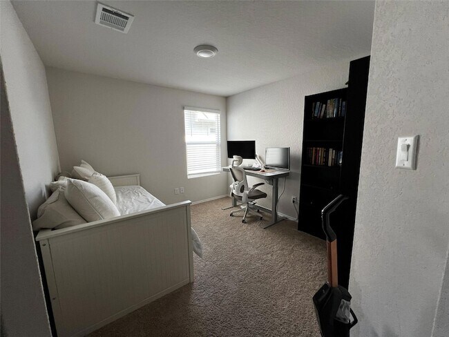 Building Photo - 1009 Marvin Wy