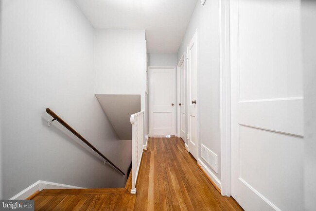Foto del edificio - 604 Nicholson St NE