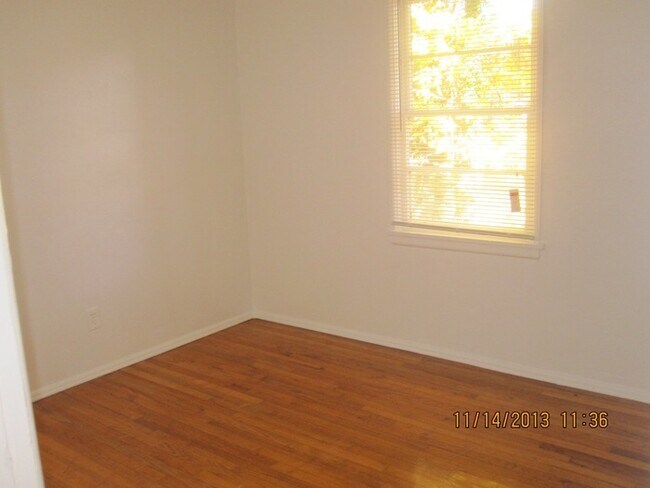 Building Photo - Beautiful single Family with Huge front yard