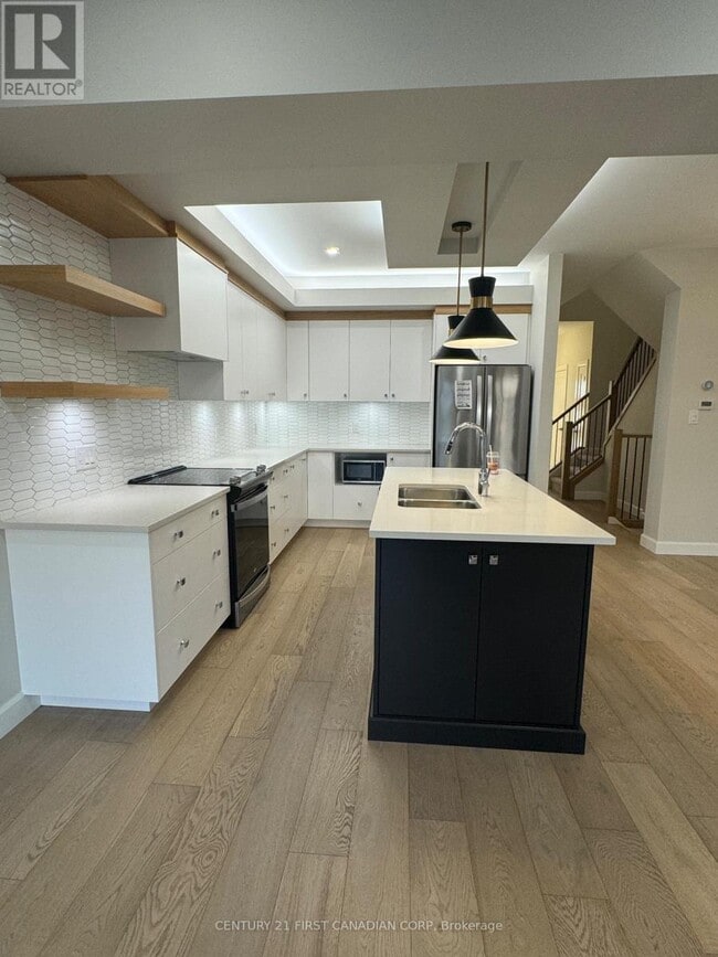 Building Photo - 2358 Fair Oaks Blvd