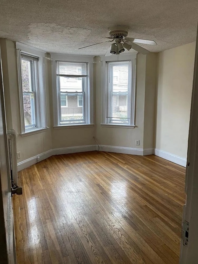 Building Photo - 5 Barrows St
