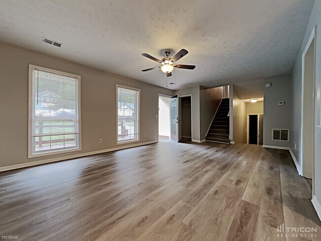 Building Photo - 5569 Princeton Oaks Ln