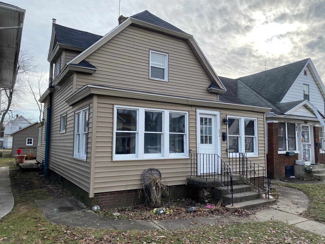 203 E 6th St, Mishawaka, IN 46544 House Rental in Mishawaka, IN