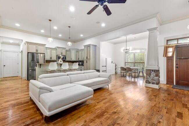 Foto del edificio - 1896 Blue Creek Ln