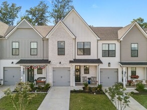 Building Photo - 3206 Sassafras Ln