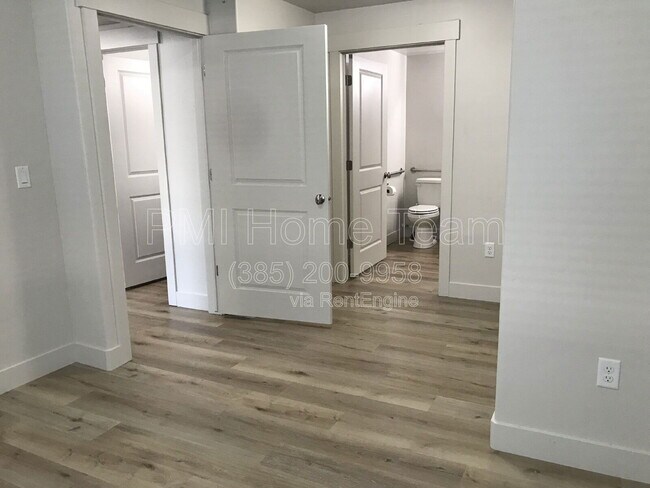 Foto del edificio - 2874 Kiesel Ave