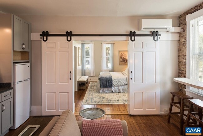 Foto del edificio - 829 Belmont Ave