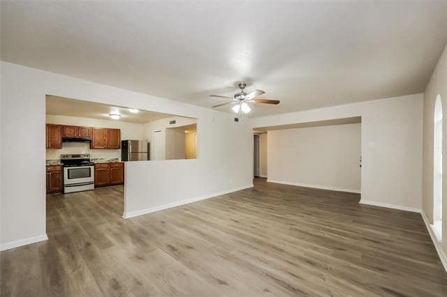 Building Photo - 2941 Rolling Hills Dr