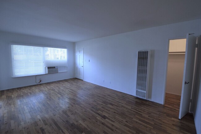 Building Photo - 5220-26 Radford Avenue