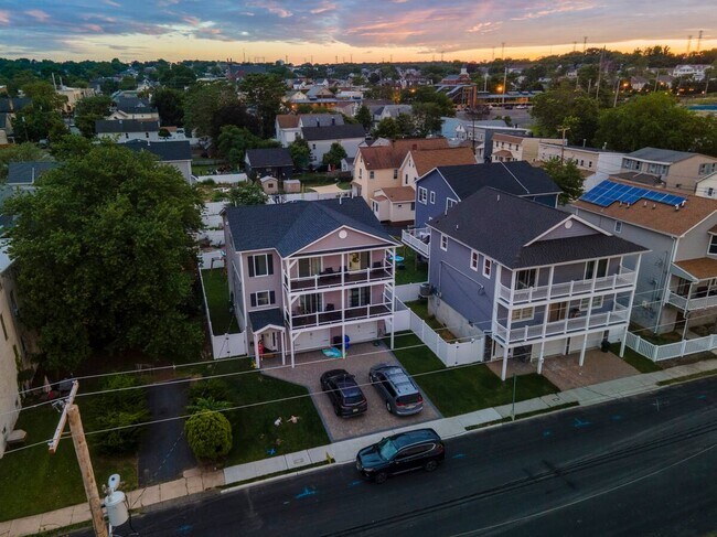 Foto del edificio - 104 N Rosewell Ave