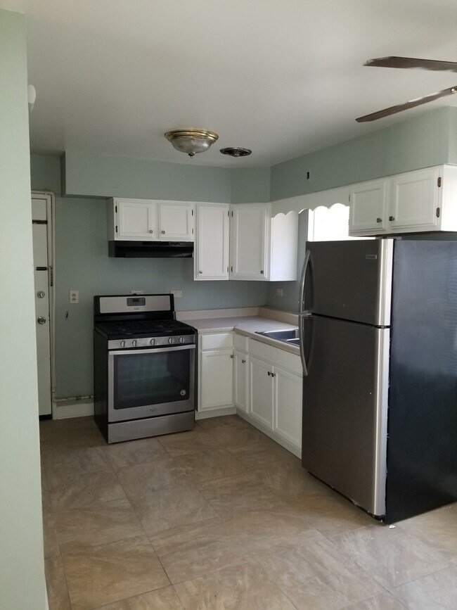 Foto del edificio - 406 E 109th St