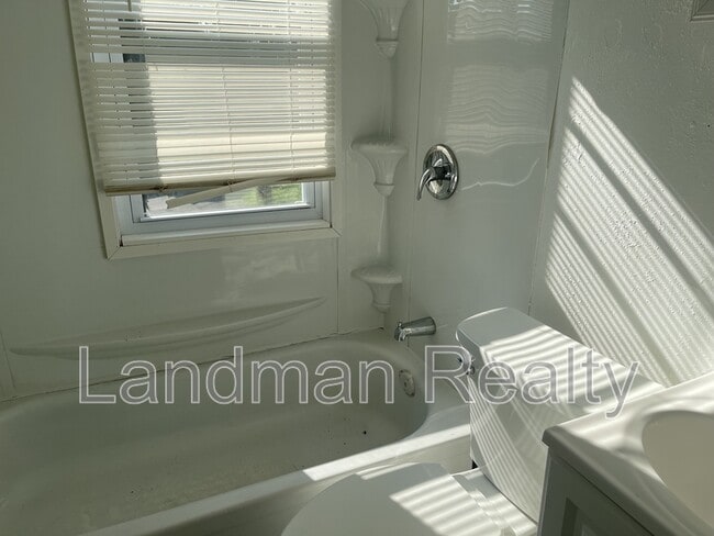 Photo - 1615 Cedar St House