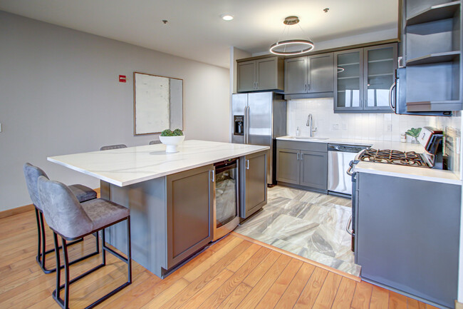 Foto del edificio - 701 W Lakeside Ave