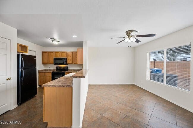 Foto del edificio - 22749 W Morning Glory St