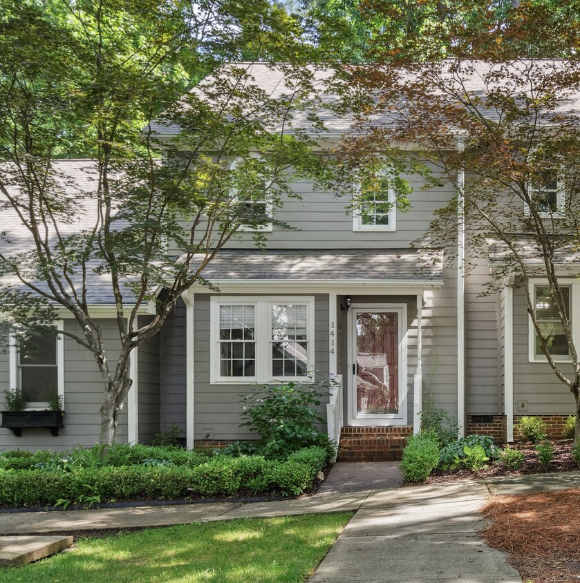 Foto principal - Stunning North Raleigh Townhome