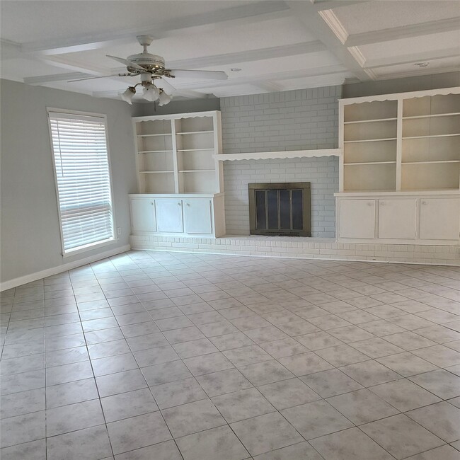 Foto del edificio - 1006 Walnut Bend Ln