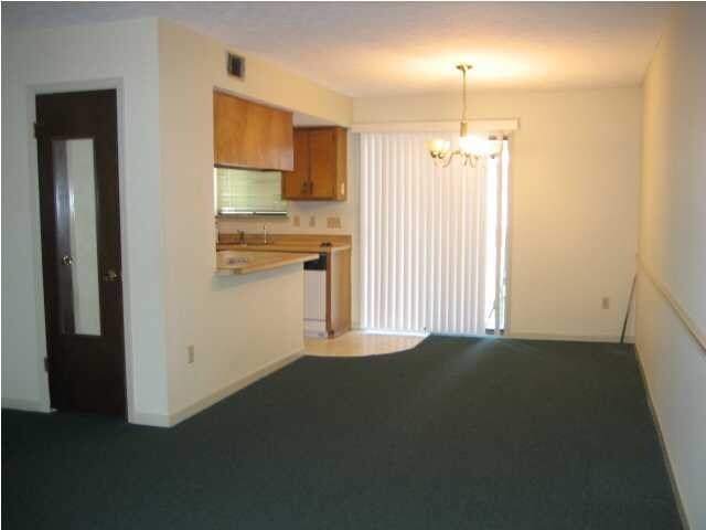 Foto del edificio - 3738-3744 E 9th St