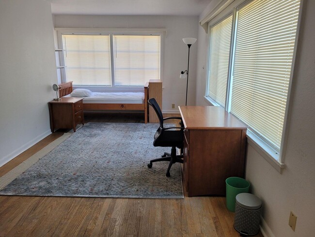 Photo - Lewis & Clark Law School International Students ONLY Apartment