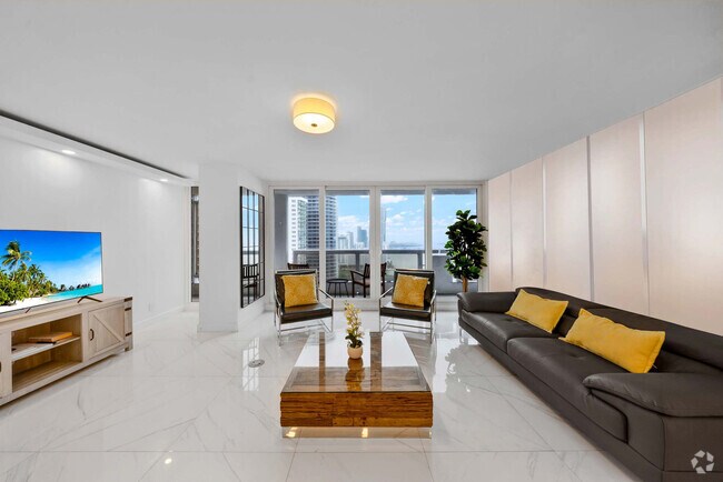 Building Photo - 1717 N Bayshore Dr