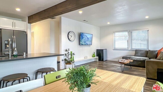 Foto del edificio - 2117 Duane St