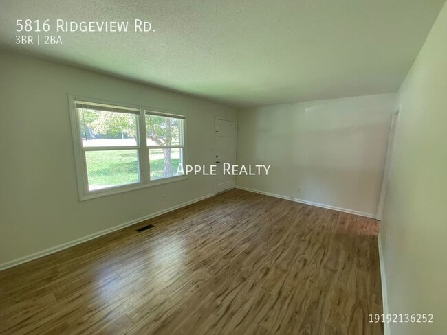 Building Photo - 5816 Ridgeview Rd