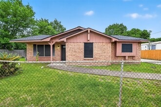 Building Photo - 7626 Verdinell St