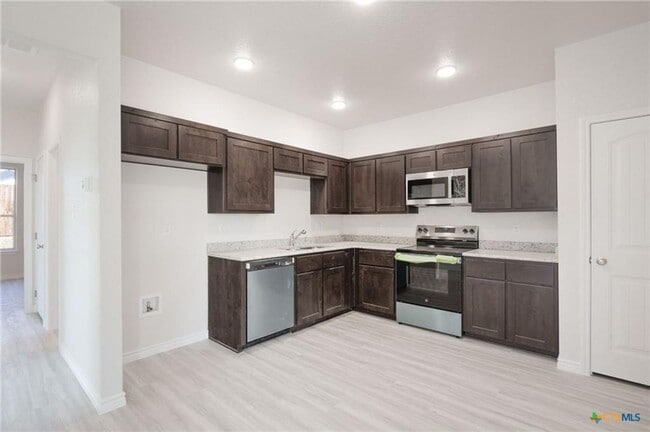 Building Photo - 508 Adley Ave