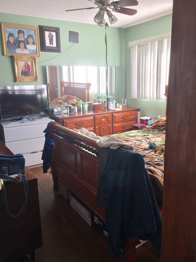 Foto del edificio - 1157 E 47th St