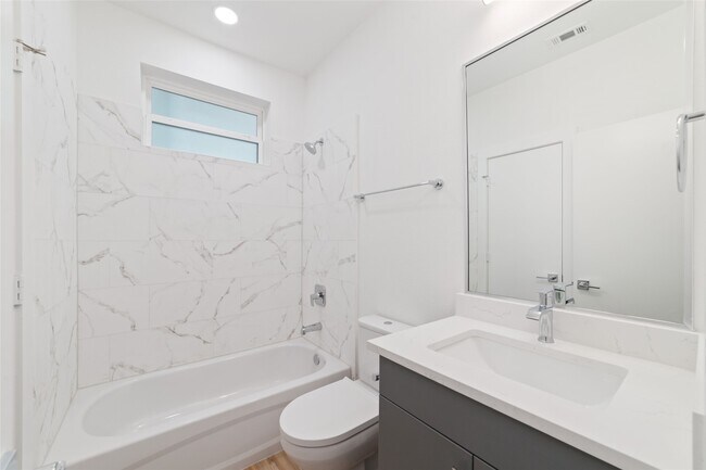 Building Photo - 2103 Holman St