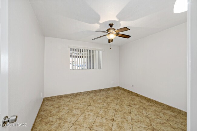 Building Photo - 3362 E Fort Lowell Rd