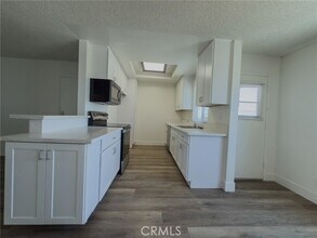 Building Photo - 2513 Ruhland Ave