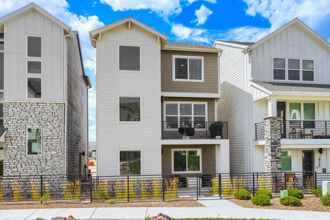 Building Photo - 10725 Lewanee Pt