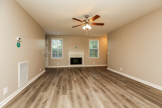 Building Photo - 5921 Belle Oaks Pl