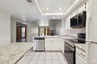 Building Photo - 205 N 74th St