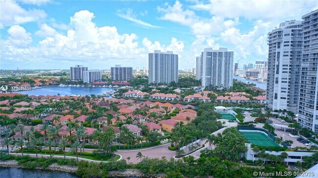 Foto del edificio - 20505 E Country Club Dr