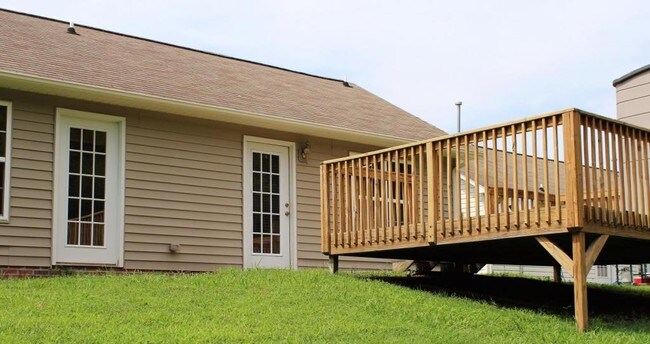 Building Photo - 917 Londonderry Dr
