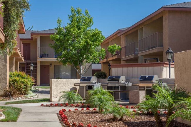 Building Photo - El Sereno Apartments