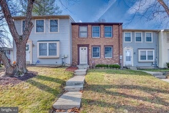 Building Photo - 9220 Pinenut Ct