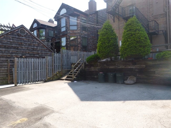 Building Photo - 715 Bellefonte St