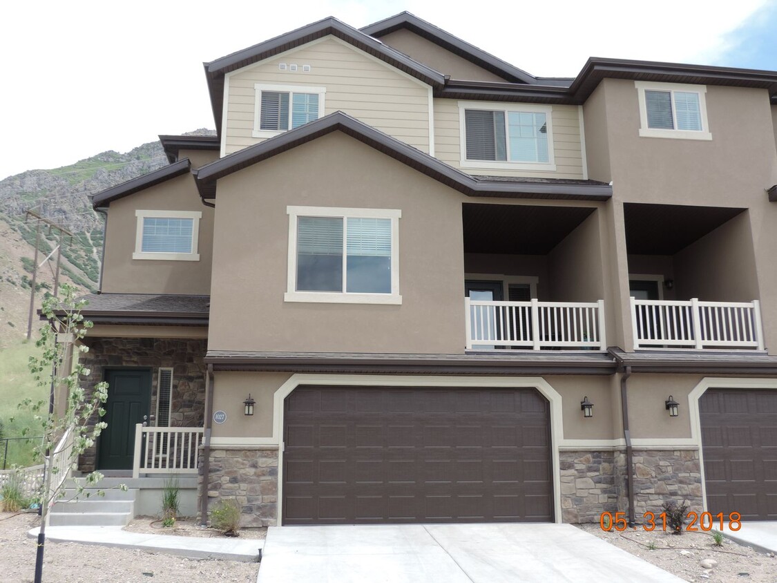 Foto principal - Newer 3 Bed Town Home - Provo's Southeast ...