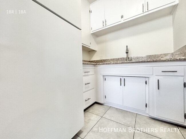 Foto del edificio - 1276 S Ridgeley Dr