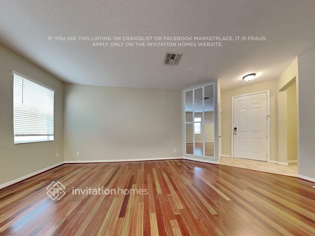 Foto del edificio - 17545 Glenapp Dr