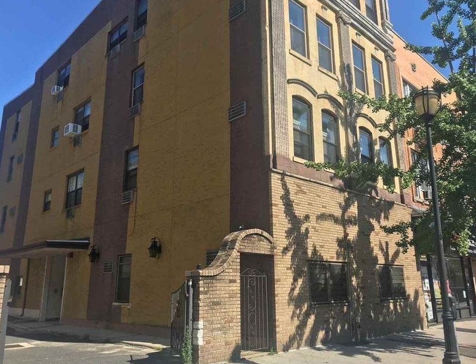 Primary Photo - 415-417 Central Ave