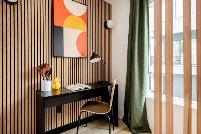 Foto del edificio - 542 Boulevard Pl NE