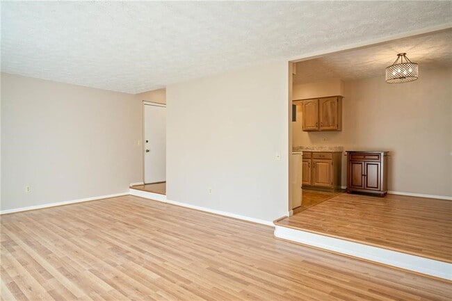 Building Photo - 19 Great Wood Ct