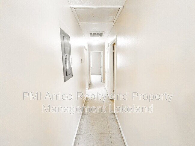 Foto del edificio - 3212 Crystal Hills Loop S