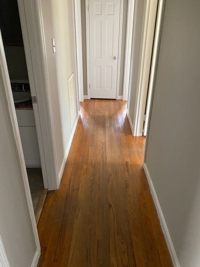 Foto del edificio - 2018 Acker Dr