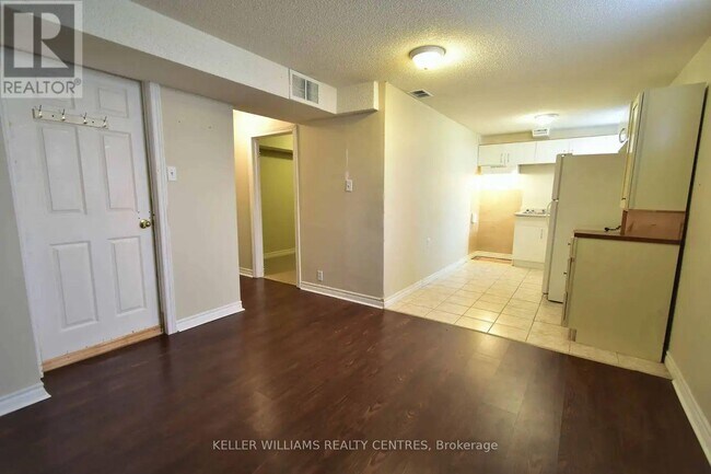 Building Photo - 46 Birchwood Dr
