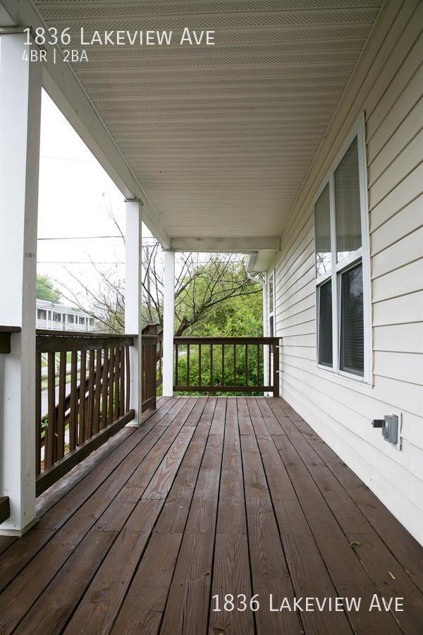 Building Photo - 4 bed in Randolph with large front porch &...