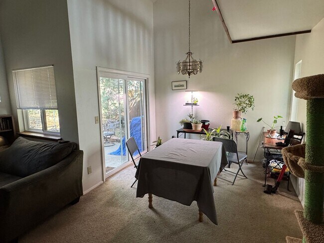 Building Photo - Spacious 3bed/2.5 bath Duplex in Boulder